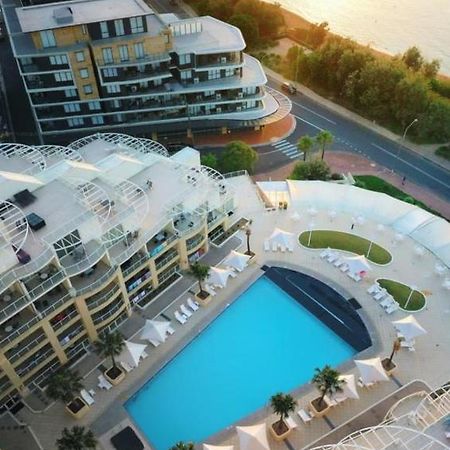 Base Holidays - Ettalong Beach Premium Apartments Bagian luar foto