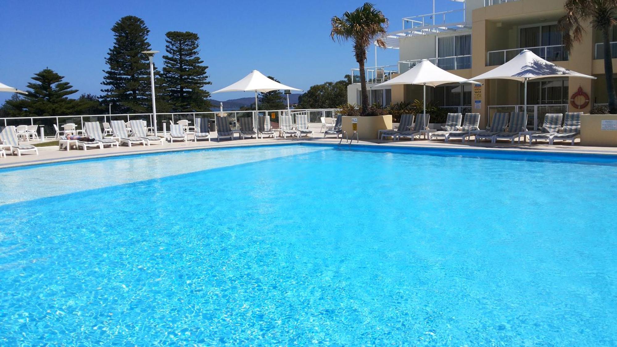 Base Holidays - Ettalong Beach Premium Apartments Bagian luar foto