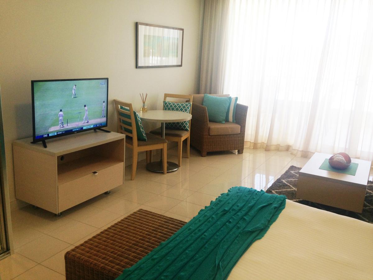 Base Holidays - Ettalong Beach Premium Apartments Bagian luar foto