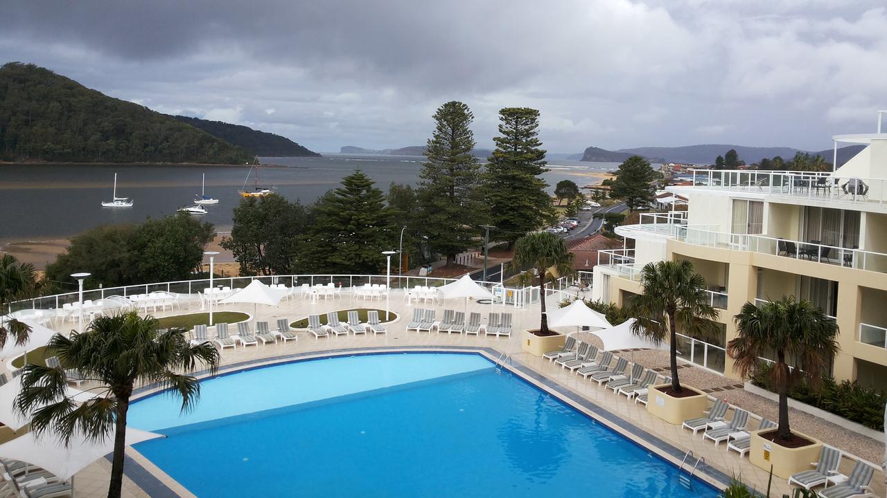 Base Holidays - Ettalong Beach Premium Apartments Bagian luar foto