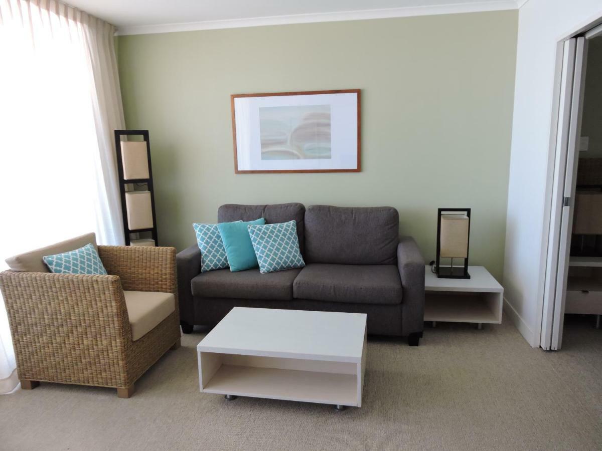 Base Holidays - Ettalong Beach Premium Apartments Bagian luar foto